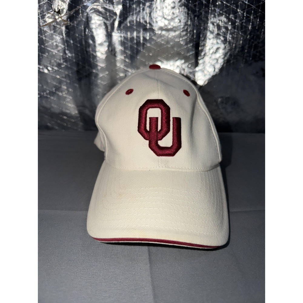 Vintage Oklahoma Sooners Hat Cap Fitted One Size White NCAA Football OU Starter